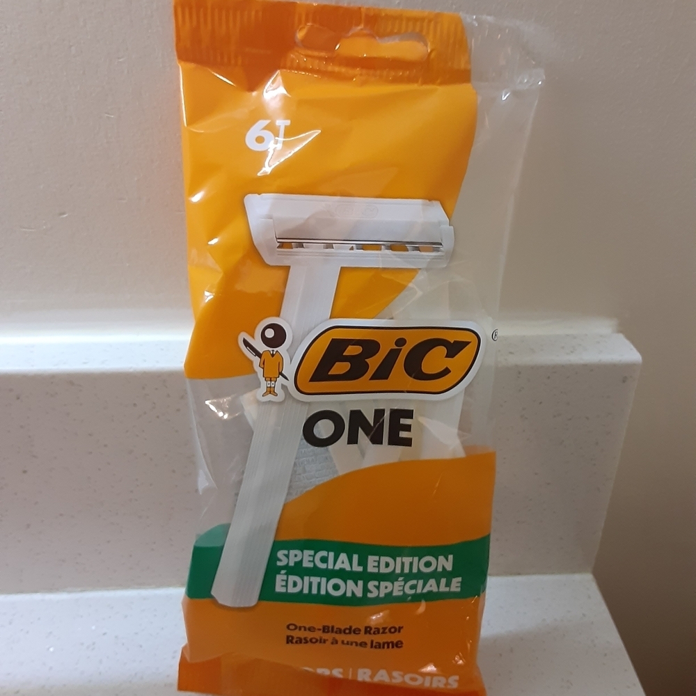 BIC One Special Edition Razor - White 6Pk